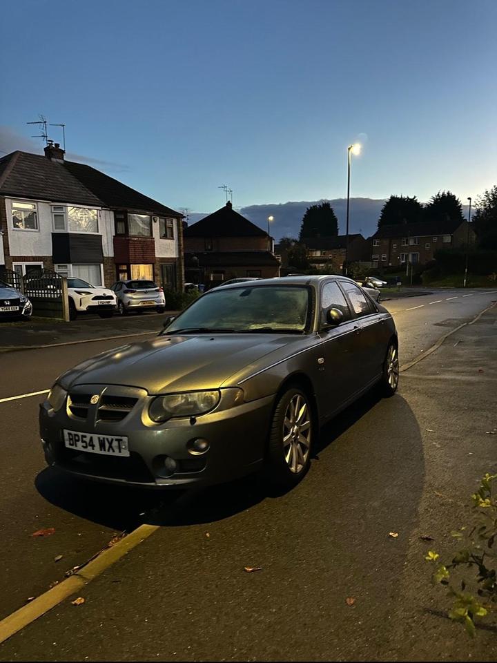 Cheap MG ZT - 2.5 190 + SE 4dr - SPARE PARTS + NEW BATTERY for sale in Derby, Derbyshire
