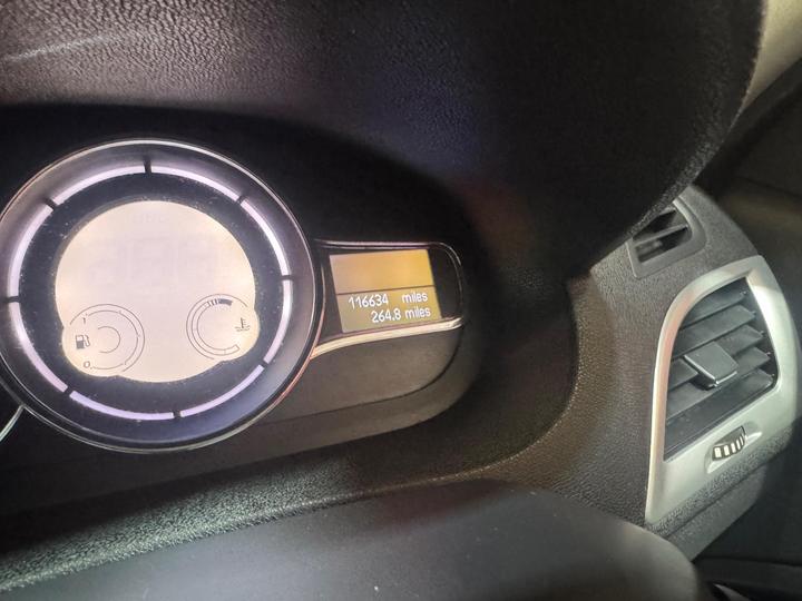 Renault Megane - 1.6 16V Dynamique TomTom Euro 5 5dr - Trade in to clear - Image 51