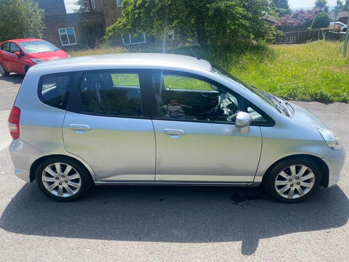 Honda Jazz - 1.4 i-DSI SE 5dr - Low miles, long MOT, 2 x keys - Image 8