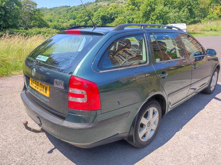 Skoda Octavia - 2.0 TDI Elegance Euro 4 5dr - FSH Mot 1/26 Drives really wel - Image 3