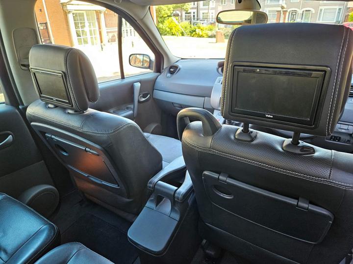 Renault Grand Scenic - 2.0 VVT Dynamique S 5dr - *** 7 SEATS, DVD SCREENS *** - Image 4