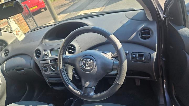 Toyota Yaris - 1.3 VVT-i Blue 5dr - Image 16