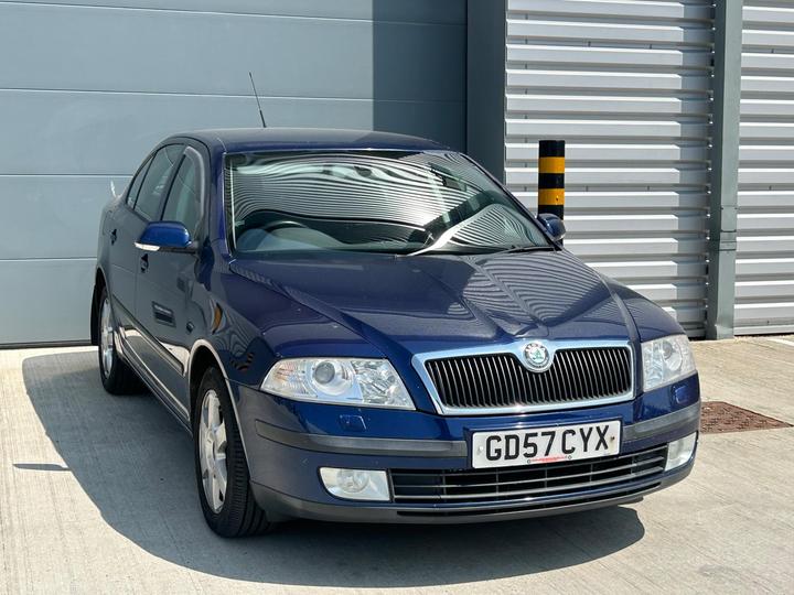 Skoda Octavia - 2.0 TDI Elegance Euro 4 5dr - 1 OWNER+FULL HISTORY+2 KEYS - Image 4
