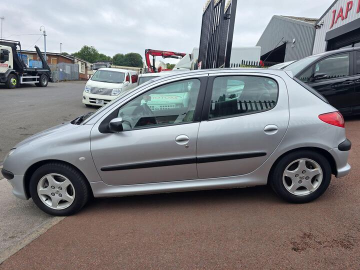 Peugeot 206 - 1.6 5dr (a/c) - PART SRVICE HISTORY 2 KEYS - Image 11