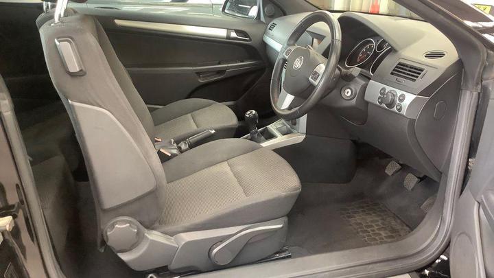 Vauxhall Astra - 1.8i 16v Sport Twin Top 2dr - 2 KEYS + SERVICE HISTORY - Image 3
