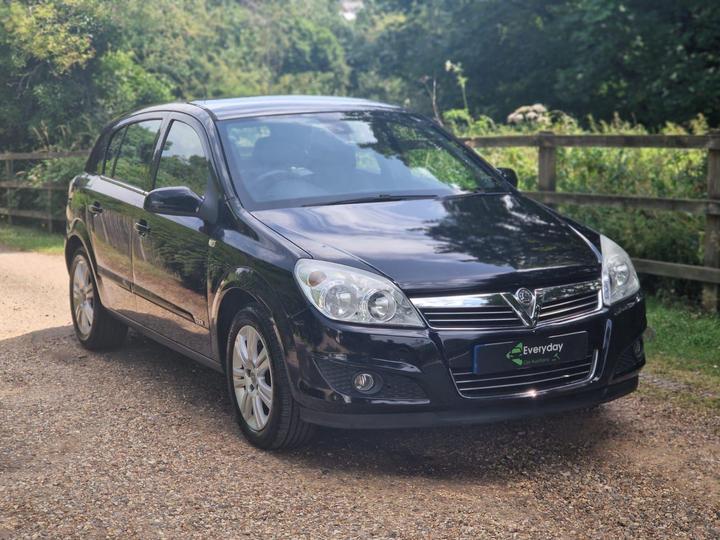 Vauxhall Astra - 1.8i 16v Design 5dr - New in stock and ready to go - Image 5