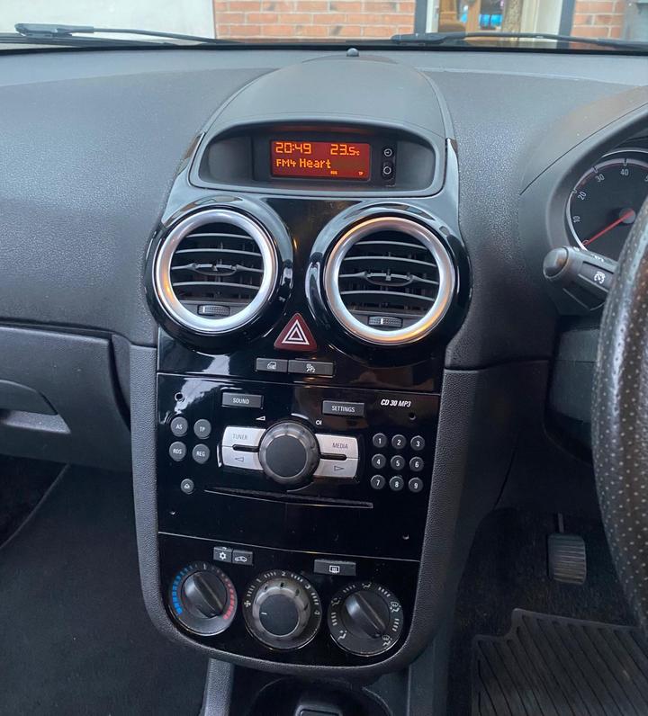 Vauxhall Corsa - 1.2 16V SXi Euro 5 5dr (A/C) - Good little car- quick sale! - Image 17