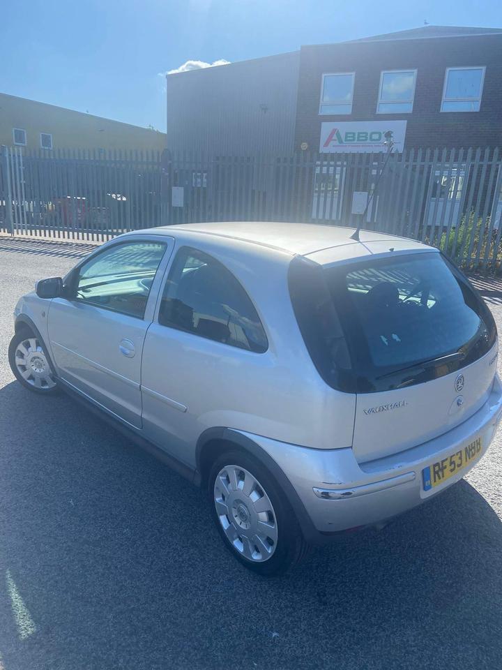 Vauxhall Corsa - 1.4i 16v Design 3dr (a/c) - Automatic 89K Mileage 2 keys - Image 14