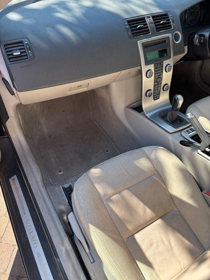 Volvo C70 - 2.4i SE 2dr - Well maitained. Low mileage. - Image 11