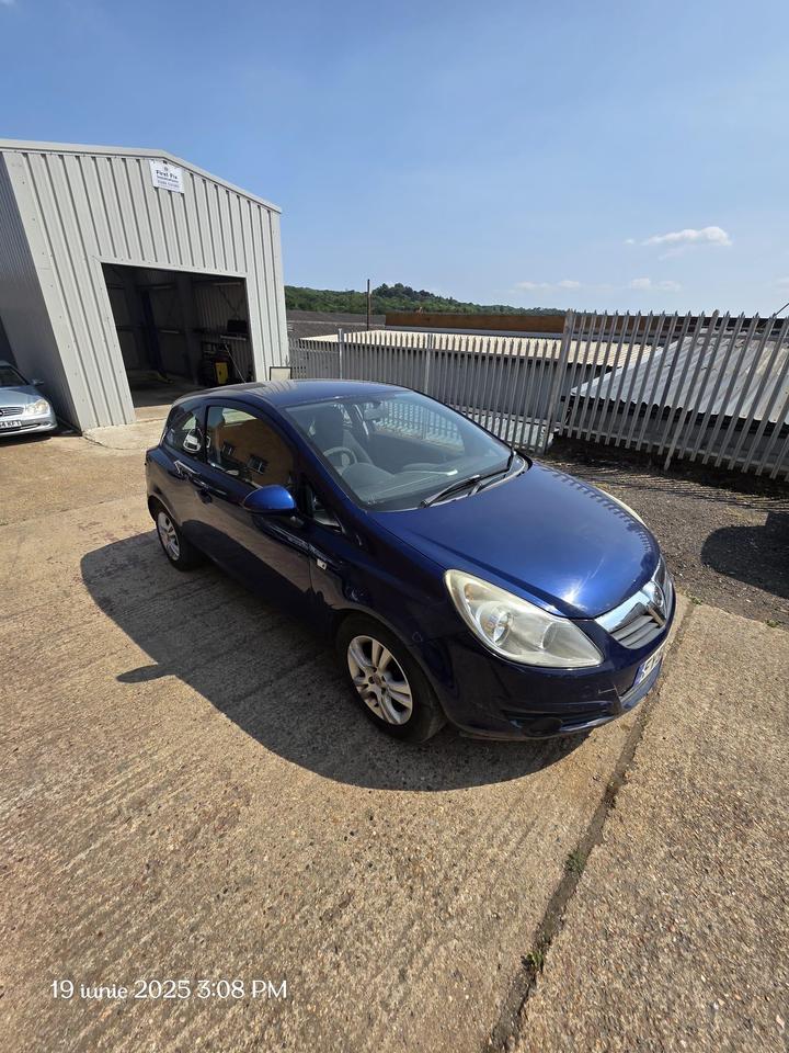 Cheap Vauxhall Corsa - 1.2i 16v Breeze 3dr - 3 MONTH WARRANTY/FULL SERVICE for sale in Basildon, Essex