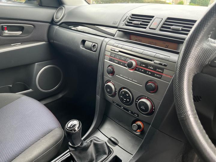 Mazda Mazda3 - 1.6 TS2 5dr - LOW MILEAGE + CHEAP RUNABOUT! - Image 16