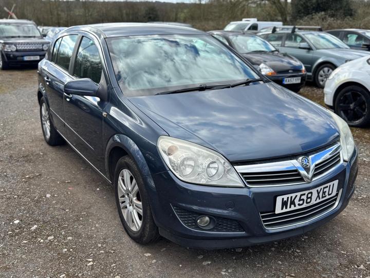 Cheap Vauxhall Astra - 1.8i 16v Elite 5dr - AUTOMATIC-PETROL-HPI CLEAR-MOT for sale in Stafford, Staffordshire