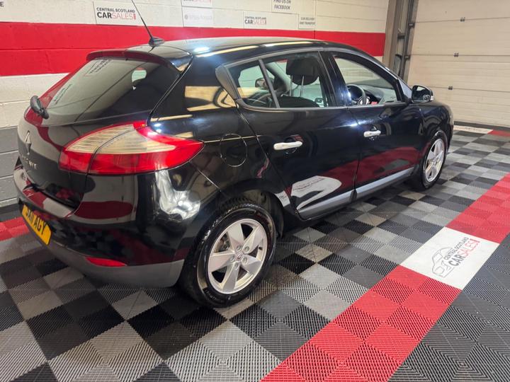 Renault Megane - 1.6 16V Dynamique TomTom Euro 5 5dr - Trade in to clear - Image 10