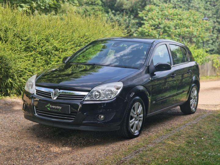Vauxhall Astra - 1.8i 16v Design 5dr - New in stock and ready to go - Image 9