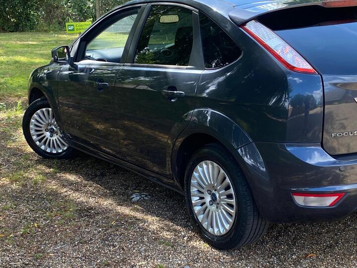 Ford Focus - 1.8 Titanium 5dr - TITANIUM SPEC/ULEZ/MANUAL - Image 17