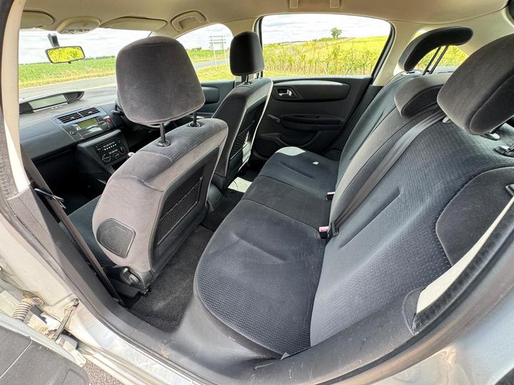 Citroen C4 - 1.6i 16V SX 5dr - Long mot! Service history! - Image 17