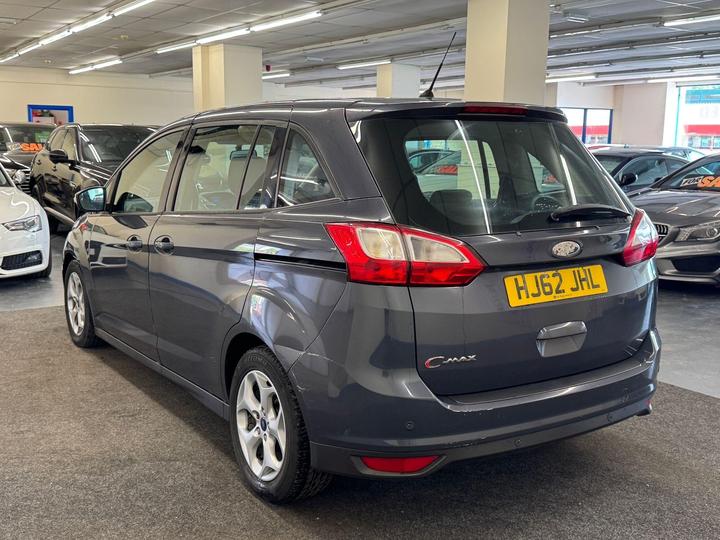 Ford Grand C-Max - 1.6 TDCi Zetec Euro 5 5dr - DRIVES A1 - Image 10