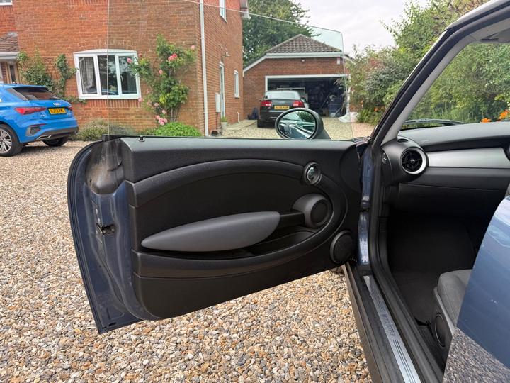 MINI Hatch - 1.6 Cooper Euro 4 3dr - Image 22