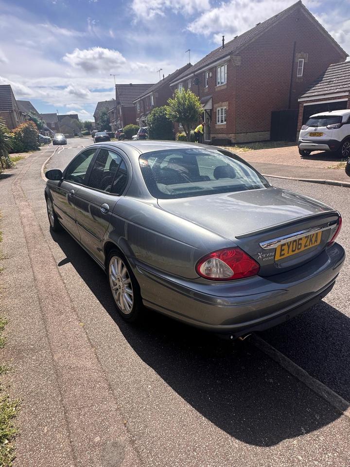 Jaguar X-Type - 2.5 V6 Sport Premium (AWD) 4dr - Image 4