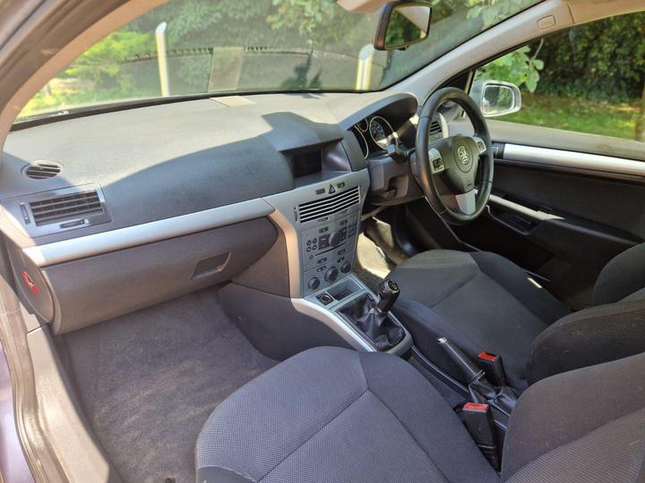 Vauxhall Astra - 1.4i 16v Active 5dr - New in stock and ready to go - Image 19