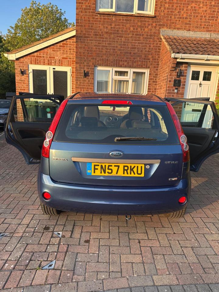 Ford Fiesta - 1.4 TD Style Climate 5dr - 12 month MOT and service - Image 3