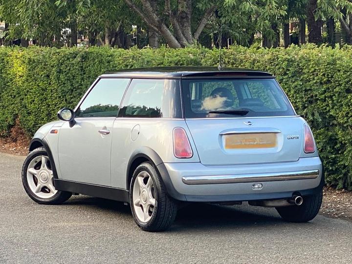 MINI Hatch - 1.6 Cooper Euro 3 3dr - Image 4