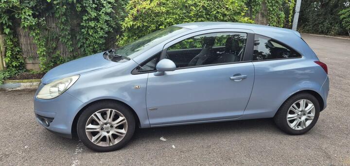 Cheap Vauxhall Corsa - 1.2i 16v Design 3dr (a/c) for sale in Portsmouth, Hampshire