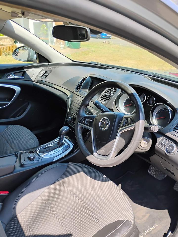 Vauxhall Insignia - 2.0 CDTi SE Nav Auto Euro 5 5dr - Image 6