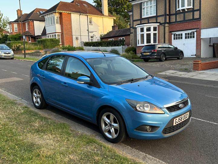 Ford Focus - 1.6 Zetec 5dr - ULEZ FREE / DRIVES SPOT ON - Image 13