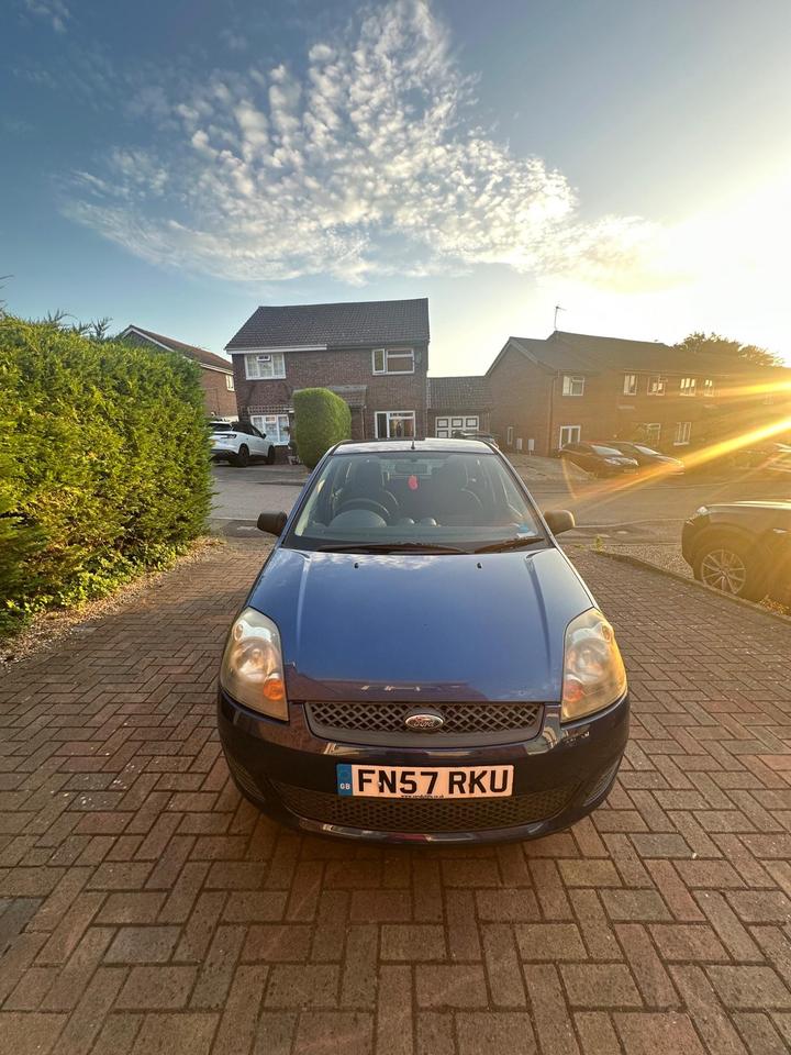 Cheap Ford Fiesta - 1.4 TD Style Climate 5dr - 12 month MOT and service for sale in Basingstoke, Hampshire