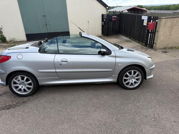 Cheap Peugeot 206 CC - 1.6 16v Sport 2dr for sale in Epping, Essex