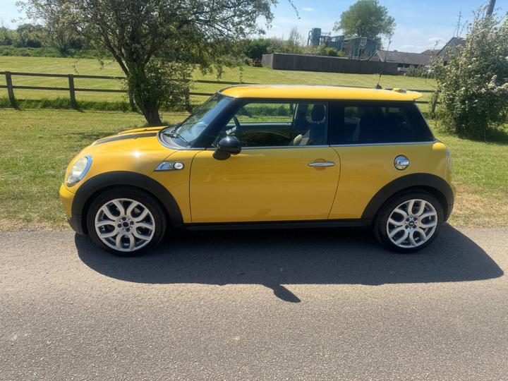 MINI Hatch - 1.6 Cooper S Euro 4 3dr - Image 2