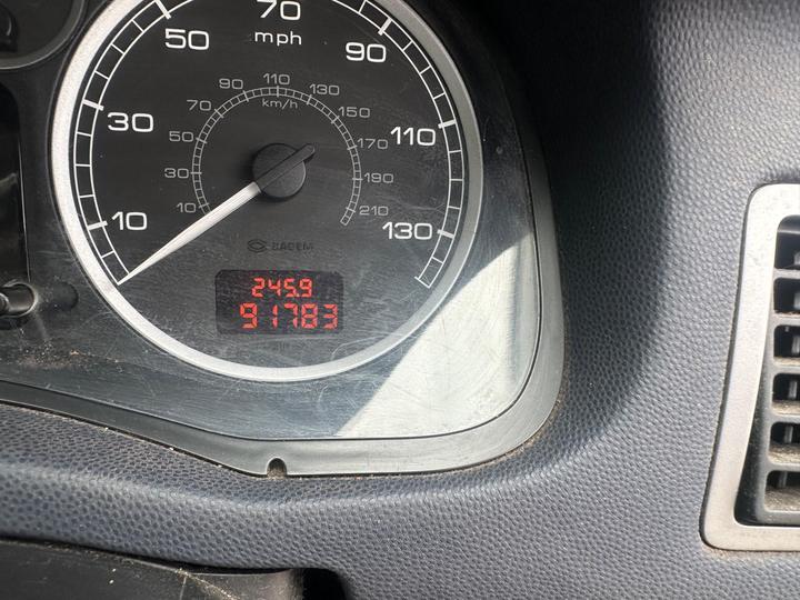 Peugeot 307 SW - 1.6 16v S 5dr (a/c) - Image 7
