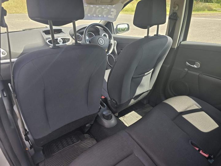 Renault Clio - 1.4 16v Dynamique 5dr - 12 Months MOT No Advisories - Image 16