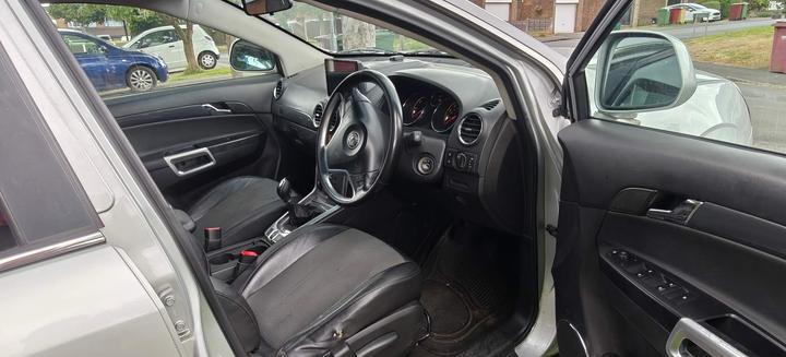 Vauxhall Antara - 2.2 CDTi Exclusiv 2WD Euro 5 5dr - Image 10