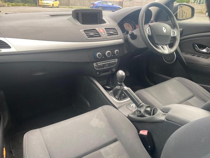 Renault Megane - 1.6 16V Dynamique TomTom 3dr - 6 SPEED GEARBOX,5 DOOR HATCH. - Image 14