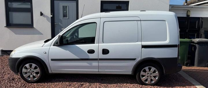 Cheap Vauxhall Combo - 1.3 2000 CDTi 16v Crew Van 3dr Diesel Manual FWD L1 H1 (138 g/km, 69 bhp) for sale in Liverpool, Merseyside