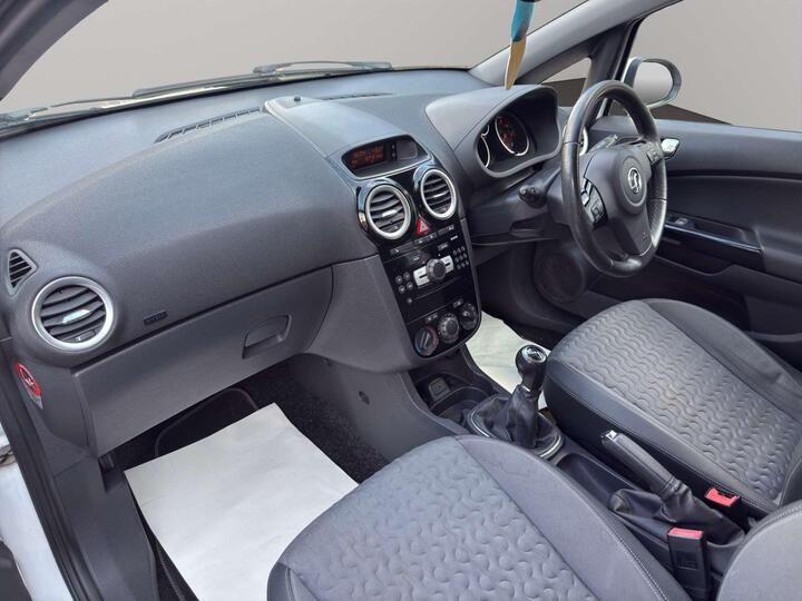 Vauxhall Corsa - 1.3 CDTi ecoFLEX SE Euro 5 5dr - Image 17