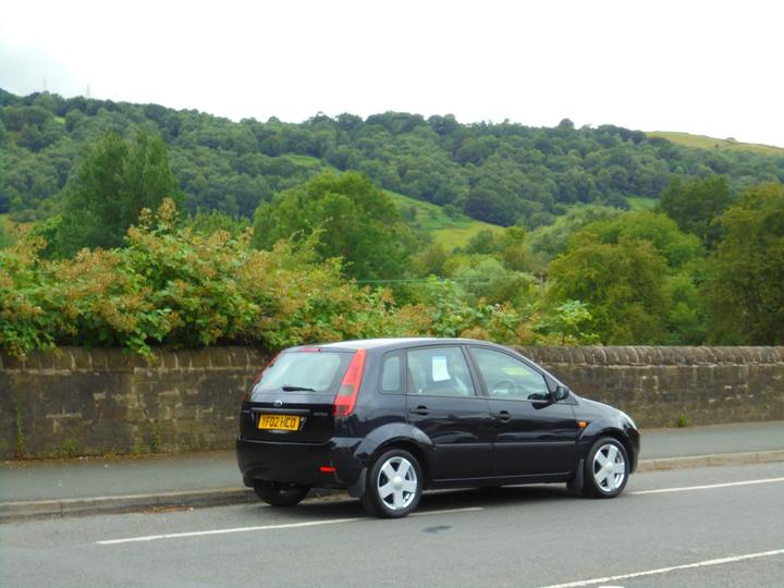 Ford Fiesta - 1.4 Zetec 5dr - TIDY LITTLE 5 DOOR HATCHBACK - Image 25