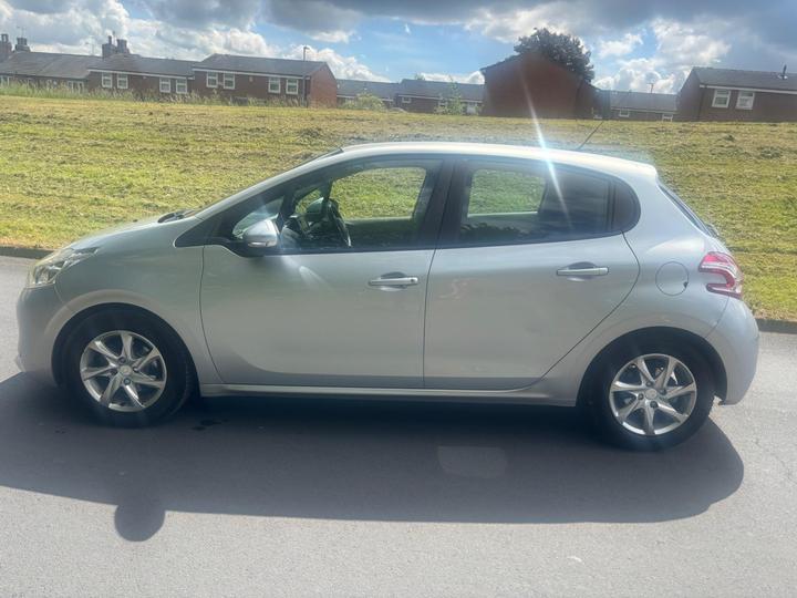 Peugeot 208 - 1.4 VTi Active Euro 5 5dr - GREAT 1st CAR WITH FSH - Image 2