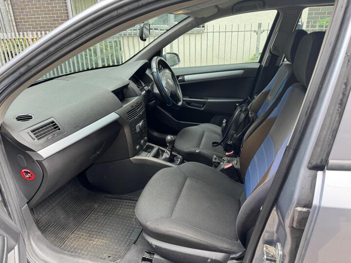 Vauxhall Astra - 1.4i 16v Breeze 5dr - ULEZ|NEW 1 YEAR MOT|2 OWNERS - Image 11