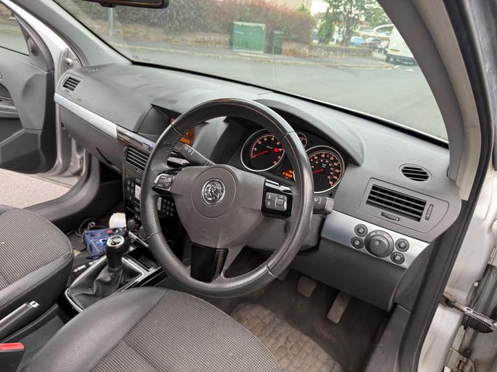 Vauxhall Astra - 1.6i 16v Design 5dr - Full Service History - Image 15
