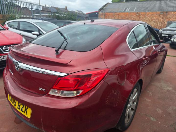 Vauxhall Insignia - 2.0 CDTi SRi Auto Euro 5 5dr - AUTOMATIC - Image 16