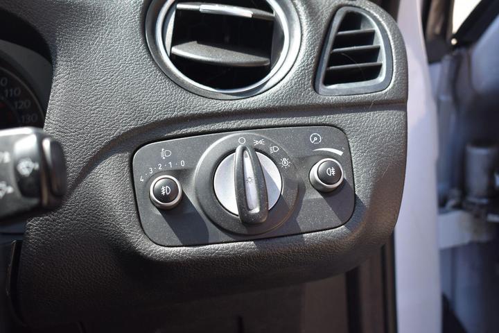 Ford S-Max - 2.0 TDCi Titanium Euro 4 5dr - Image 18