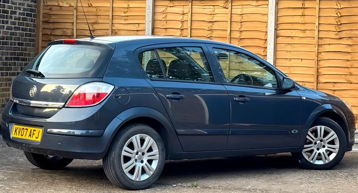 Vauxhall Astra - 1.6i 16v Active 5dr - immaculate car - Image 26