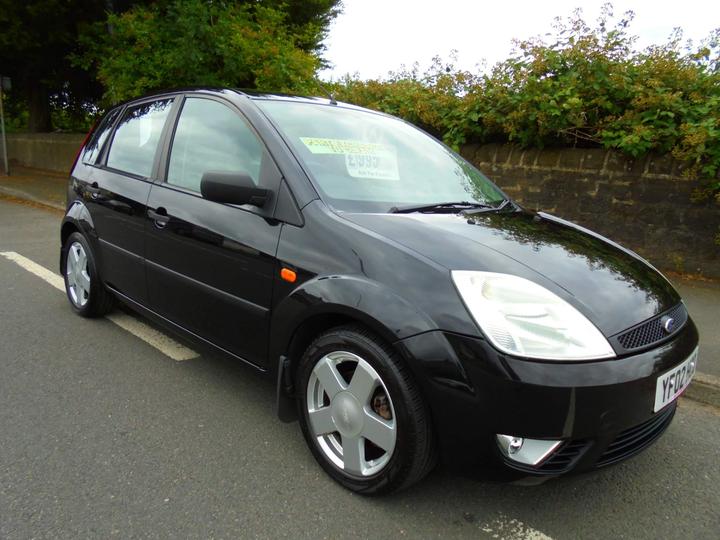 Ford Fiesta - 1.4 Zetec 5dr - TIDY LITTLE 5 DOOR HATCHBACK - Image 2