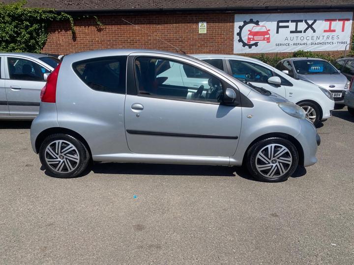 Cheap Peugeot 107 - 1.0 12V Urban Move Euro 4 3dr - NEW MOT+GOOD HISTORY+ULEZ FREE for sale in Dorking, Surrey