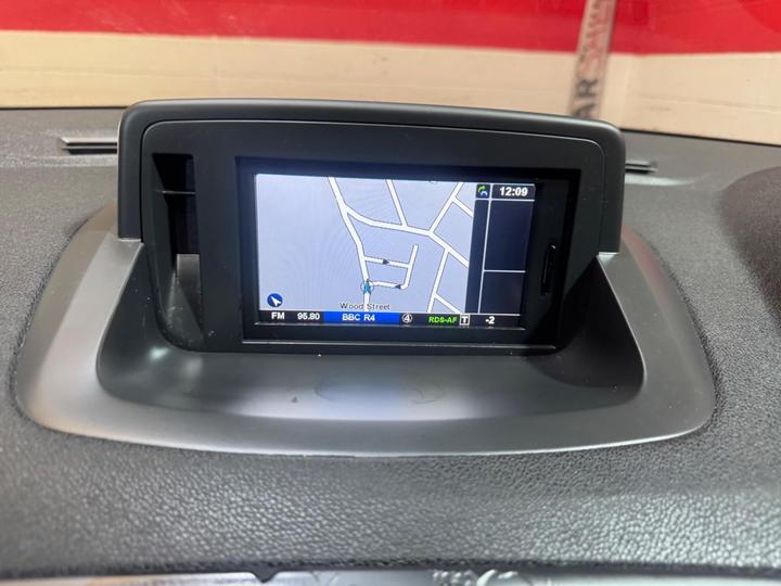 Renault Megane - 1.6 16V Dynamique TomTom Euro 5 5dr - Trade in to clear - Image 44
