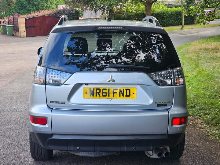 Mitsubishi Outlander - 2.2 DI-D GX4 4WD Euro 5 5dr - read advert - Image 6