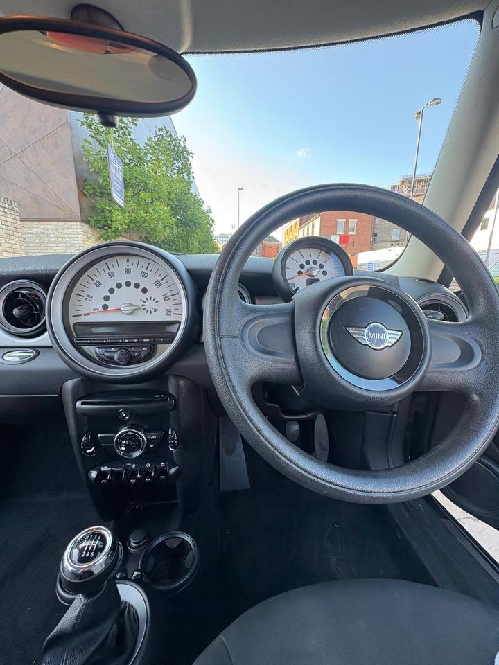 MINI Hatch - 1.6 First Euro 5 3dr - TO CLE - Image 8